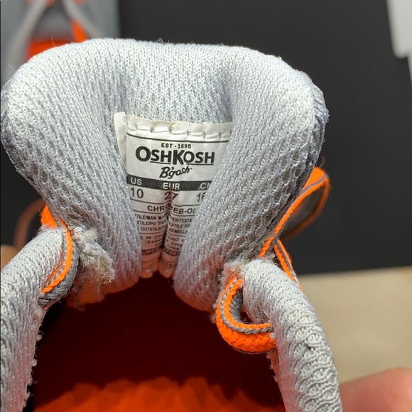 Kids shoes size 10 - Picture 2 of 4